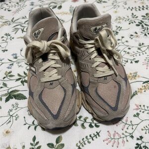 COPY - New Balance 9060